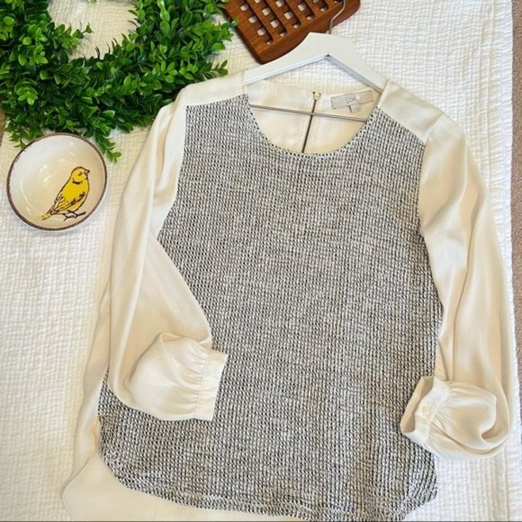 LOFT Tops - LOFT Texture Cream Top Blouse Size Medium